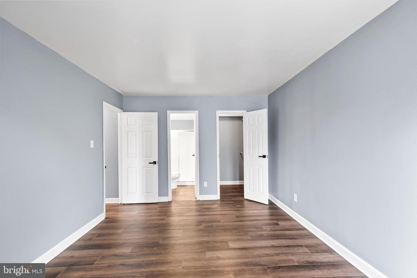 6001 ARLINGTON BLVD #102, FALLS CHURCH, Virginia 22044, 2 Bedrooms Bedrooms, ,2 BathroomsBathrooms,Residential,For sale,6001 ARLINGTON BLVD #102,VAFX2282802 MLS # VAFX2282802