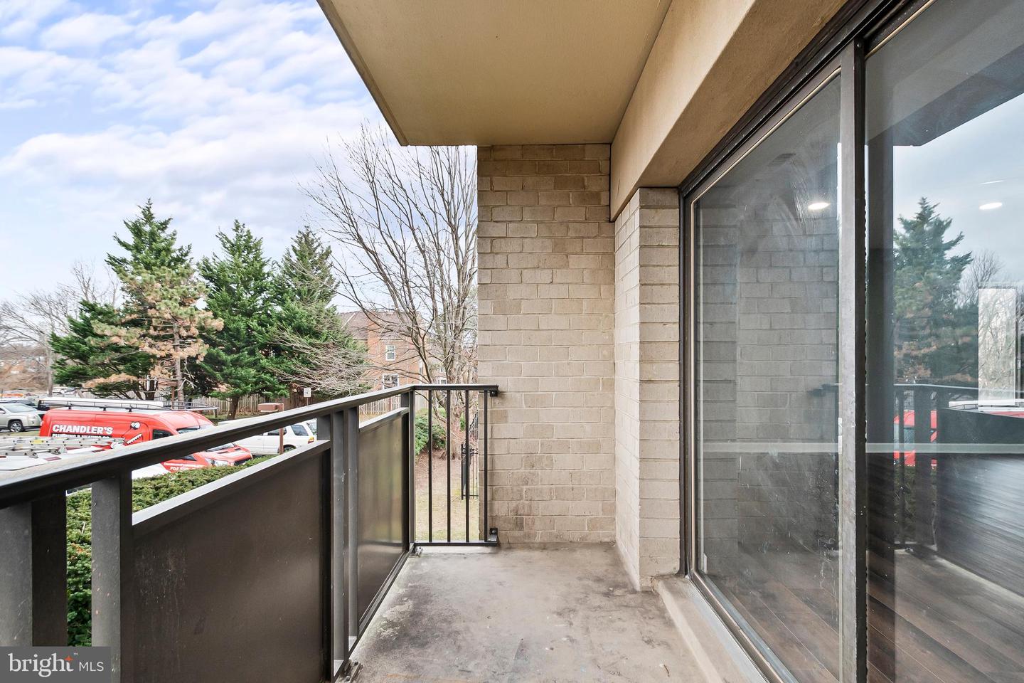 6001 ARLINGTON BLVD #102, FALLS CHURCH, Virginia 22044, 2 Bedrooms Bedrooms, ,2 BathroomsBathrooms,Residential,For sale,6001 ARLINGTON BLVD #102,VAFX2282802 MLS # VAFX2282802