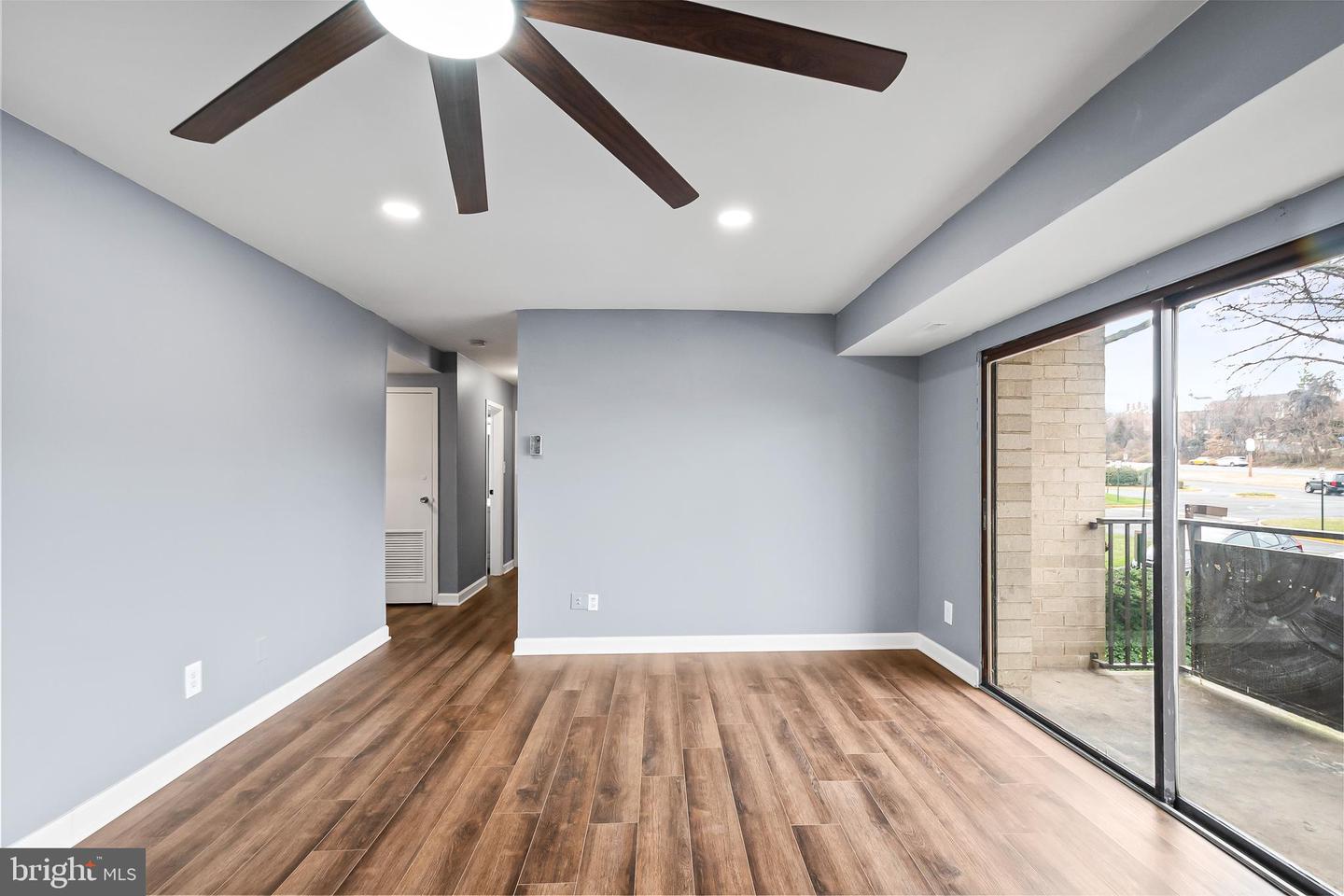 6001 ARLINGTON BLVD #102, FALLS CHURCH, Virginia 22044, 2 Bedrooms Bedrooms, ,2 BathroomsBathrooms,Residential,For sale,6001 ARLINGTON BLVD #102,VAFX2282802 MLS # VAFX2282802