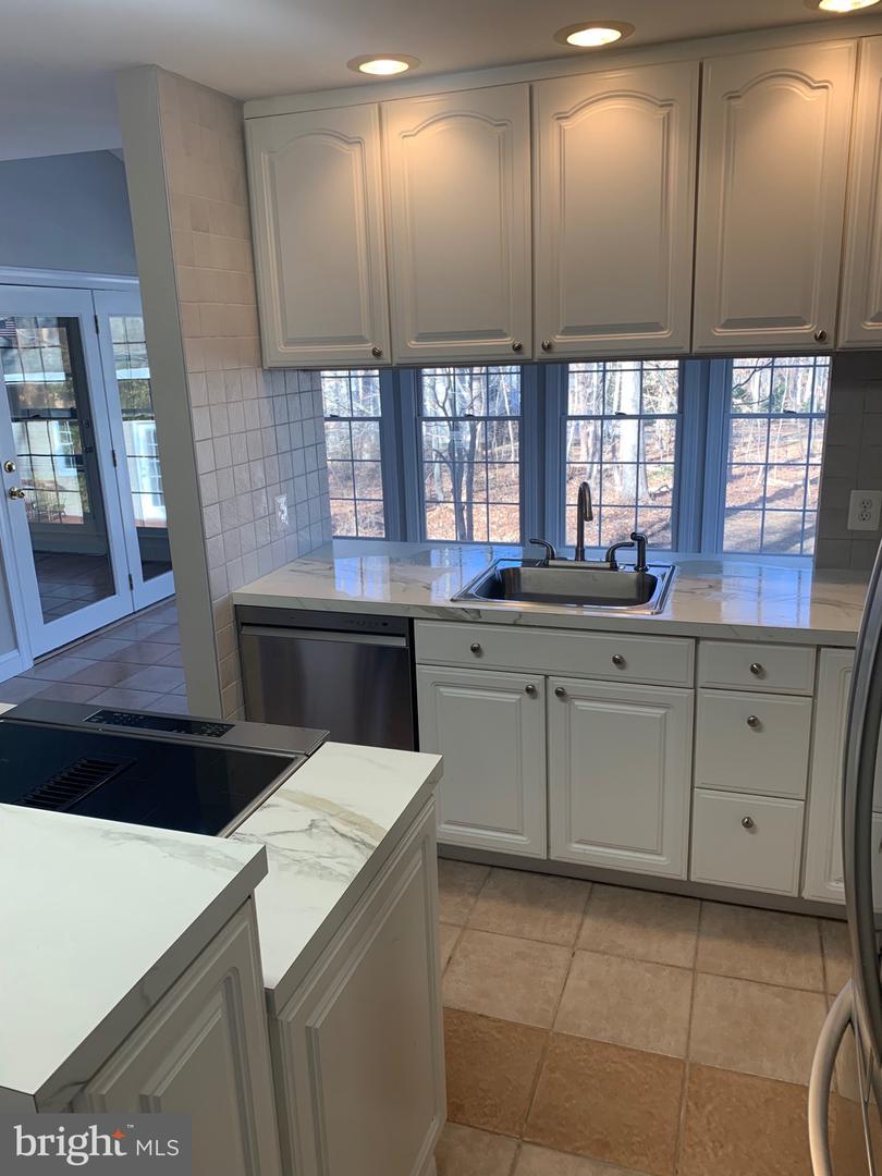 203 NOTTINGHAM RD, LOUISA, Virginia 23093, 3 Bedrooms Bedrooms, 14 Rooms Rooms,2 BathroomsBathrooms,Residential,For sale,203 NOTTINGHAM RD,VALA2009052 MLS # VALA2009052