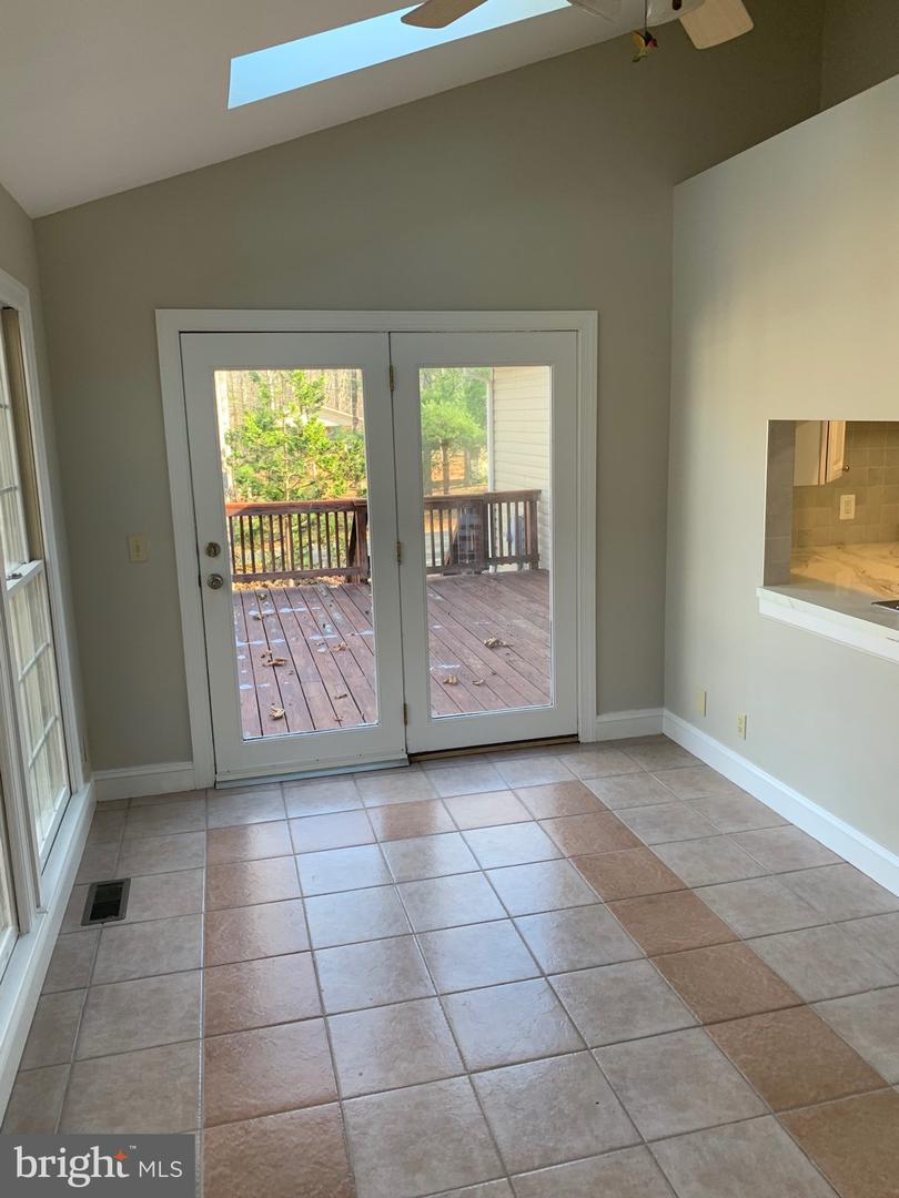 203 NOTTINGHAM RD, LOUISA, Virginia 23093, 3 Bedrooms Bedrooms, 14 Rooms Rooms,2 BathroomsBathrooms,Residential,For sale,203 NOTTINGHAM RD,VALA2009052 MLS # VALA2009052