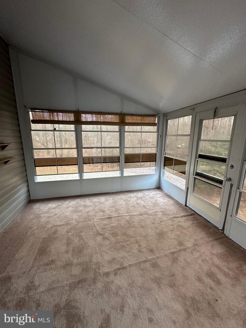 203 NOTTINGHAM RD, LOUISA, Virginia 23093, 3 Bedrooms Bedrooms, 14 Rooms Rooms,2 BathroomsBathrooms,Residential,For sale,203 NOTTINGHAM RD,VALA2009052 MLS # VALA2009052