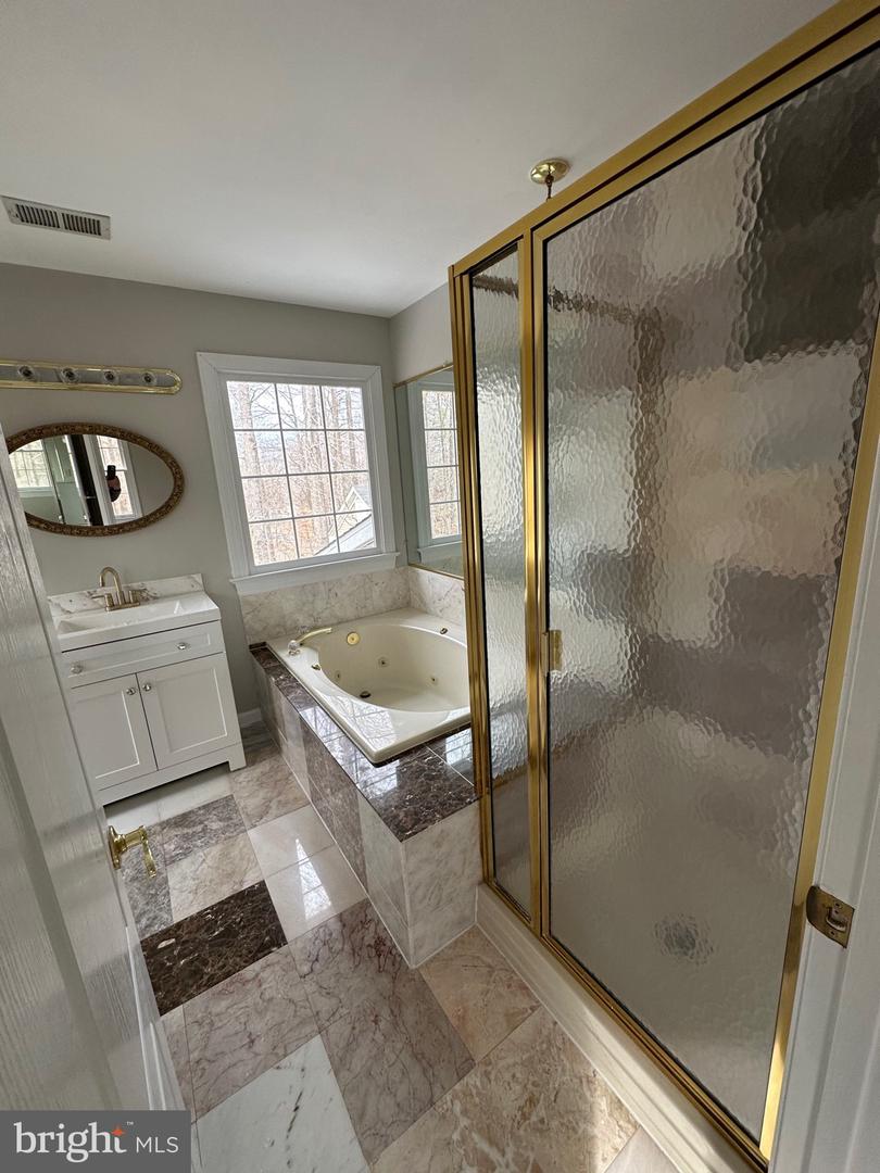 203 NOTTINGHAM RD, LOUISA, Virginia 23093, 3 Bedrooms Bedrooms, 14 Rooms Rooms,2 BathroomsBathrooms,Residential,For sale,203 NOTTINGHAM RD,VALA2009052 MLS # VALA2009052