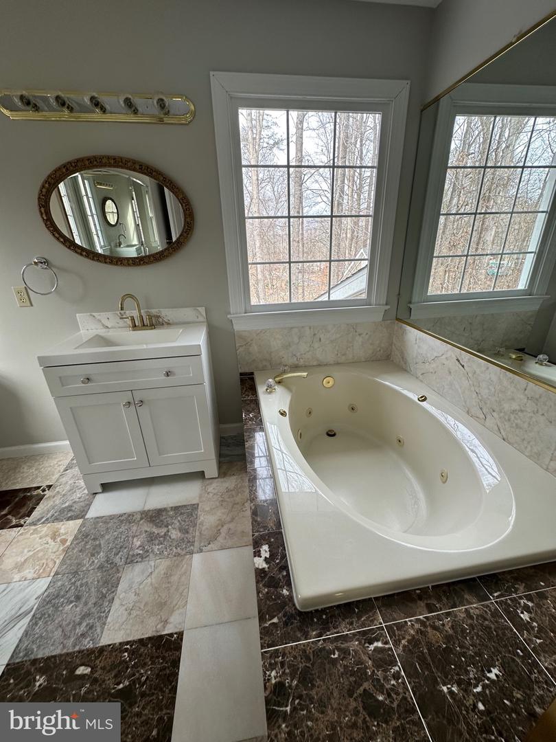 203 NOTTINGHAM RD, LOUISA, Virginia 23093, 3 Bedrooms Bedrooms, 14 Rooms Rooms,2 BathroomsBathrooms,Residential,For sale,203 NOTTINGHAM RD,VALA2009052 MLS # VALA2009052