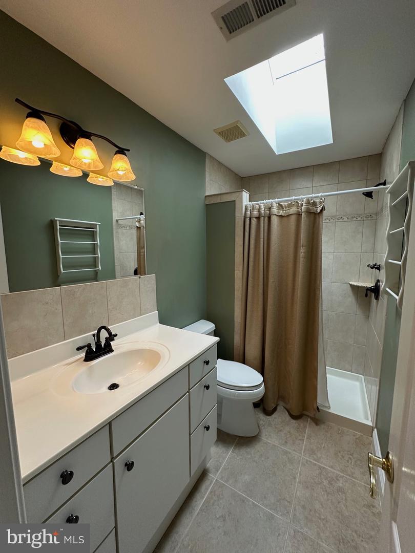 203 NOTTINGHAM RD, LOUISA, Virginia 23093, 3 Bedrooms Bedrooms, 14 Rooms Rooms,2 BathroomsBathrooms,Residential,For sale,203 NOTTINGHAM RD,VALA2009052 MLS # VALA2009052