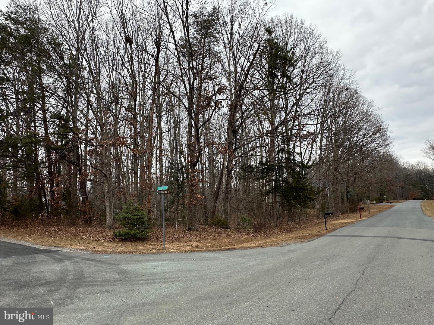 203 NOTTINGHAM RD, LOUISA, Virginia 23093, 3 Bedrooms Bedrooms, 14 Rooms Rooms,2 BathroomsBathrooms,Residential,For sale,203 NOTTINGHAM RD,VALA2009052 MLS # VALA2009052