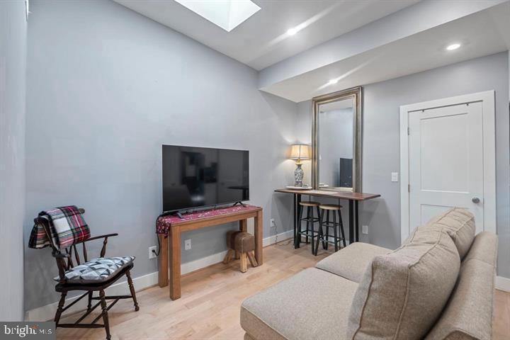 833 19TH ST NE #3, WASHINGTON, District Of Columbia 20002, 2 Bedrooms Bedrooms, 3 Rooms Rooms,1 BathroomBathrooms,Residential,For sale,833 19TH ST NE #3,DCDC2235434 MLS # DCDC2235434