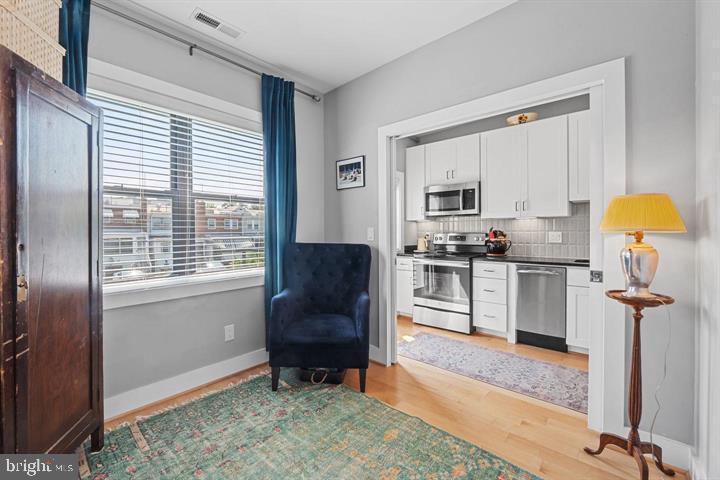 833 19TH ST NE #3, WASHINGTON, District Of Columbia 20002, 2 Bedrooms Bedrooms, 3 Rooms Rooms,1 BathroomBathrooms,Residential,For sale,833 19TH ST NE #3,DCDC2235434 MLS # DCDC2235434