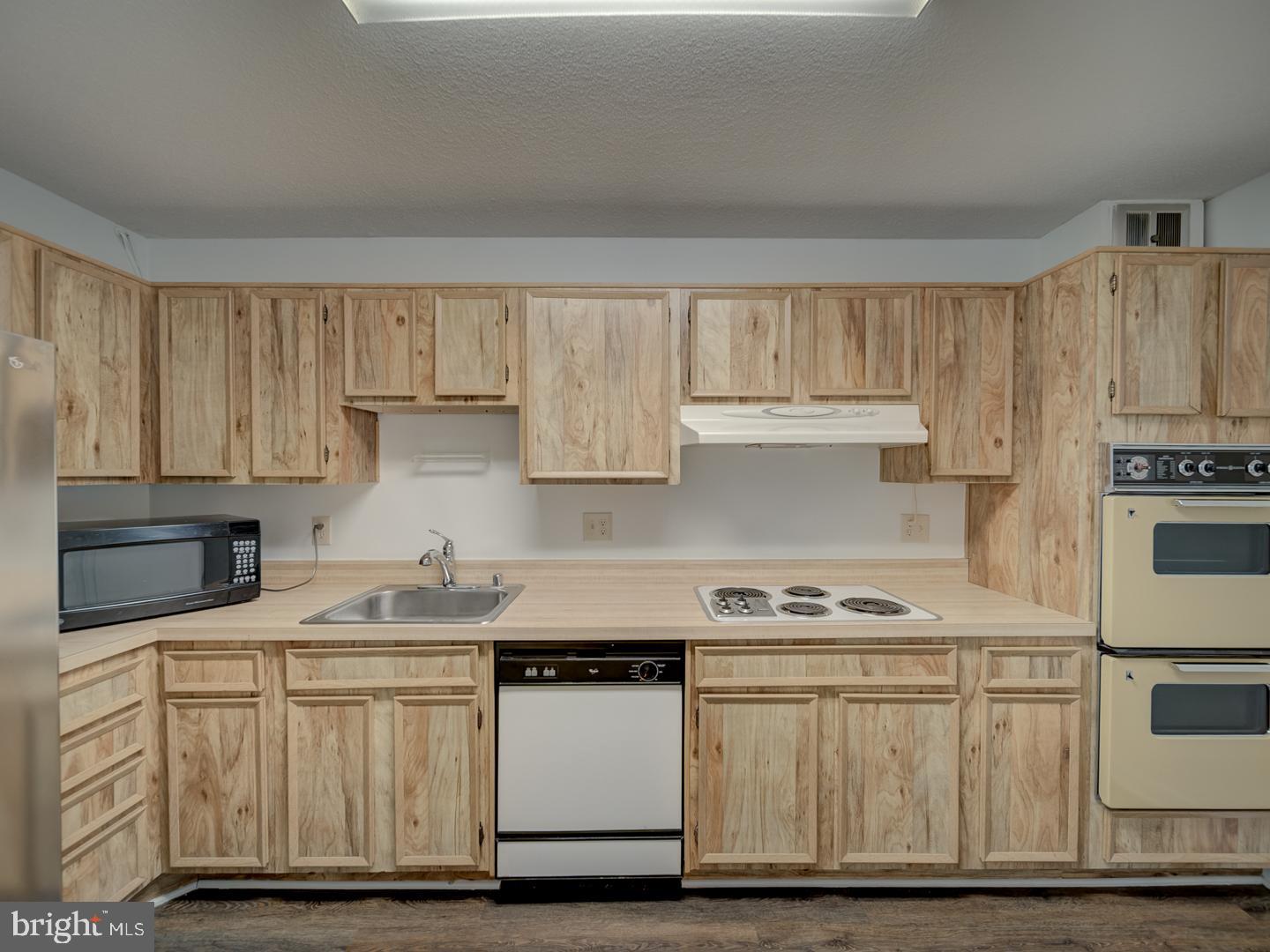 8360 GREENSBORO DR #305, MCLEAN, Virginia 22102, 2 Bedrooms Bedrooms, ,2 BathroomsBathrooms,Residential,For sale,8360 GREENSBORO DR #305,VAFX2282960 MLS # VAFX2282960