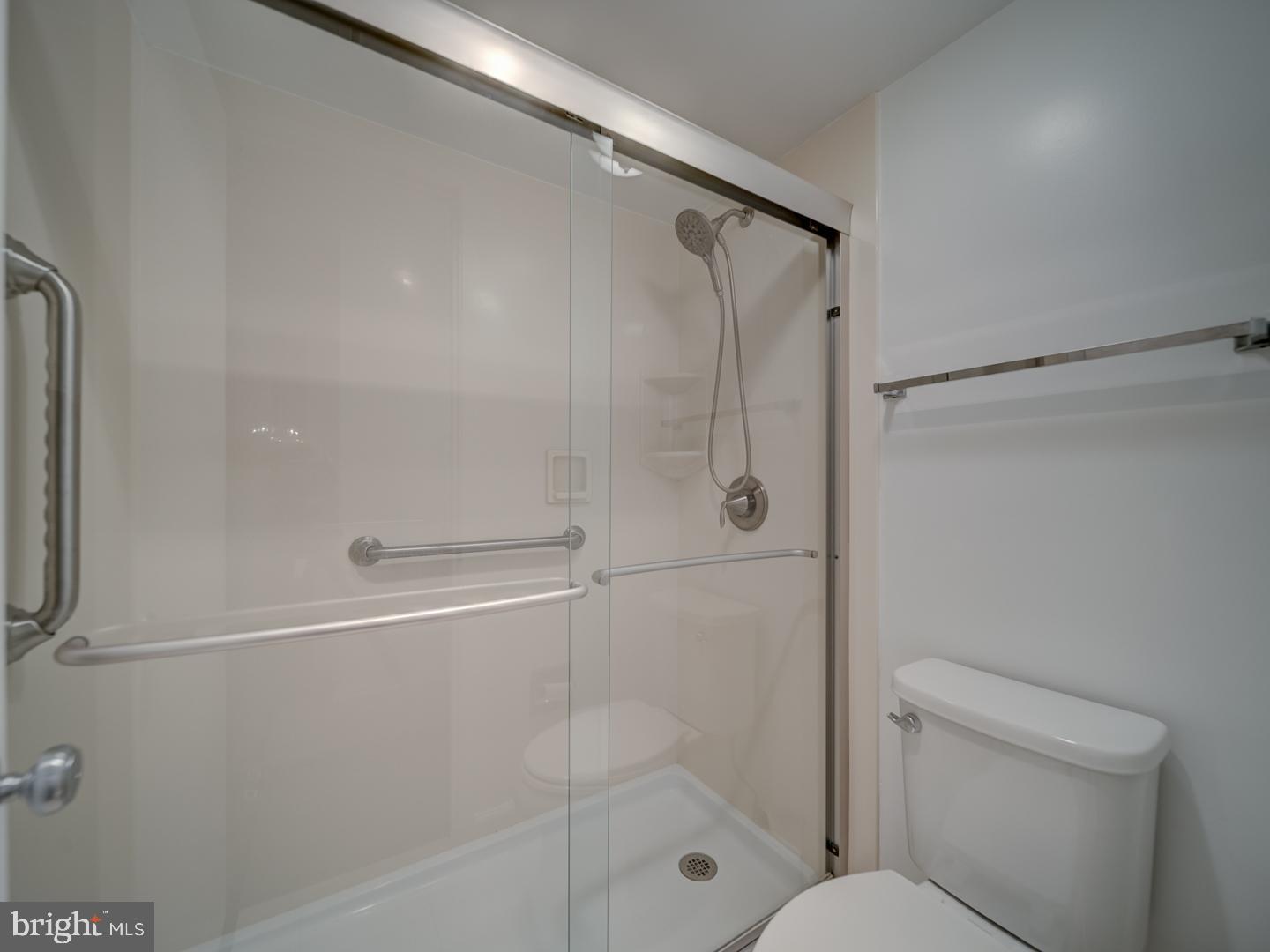 8360 GREENSBORO DR #305, MCLEAN, Virginia 22102, 2 Bedrooms Bedrooms, ,2 BathroomsBathrooms,Residential,For sale,8360 GREENSBORO DR #305,VAFX2282960 MLS # VAFX2282960