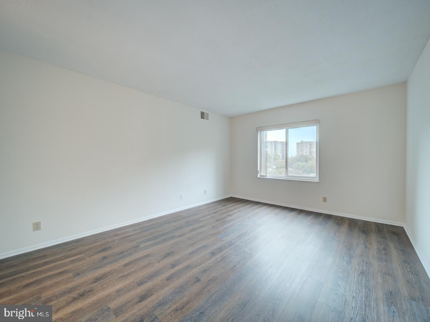 8360 GREENSBORO DR #305, MCLEAN, Virginia 22102, 2 Bedrooms Bedrooms, ,2 BathroomsBathrooms,Residential,For sale,8360 GREENSBORO DR #305,VAFX2282960 MLS # VAFX2282960