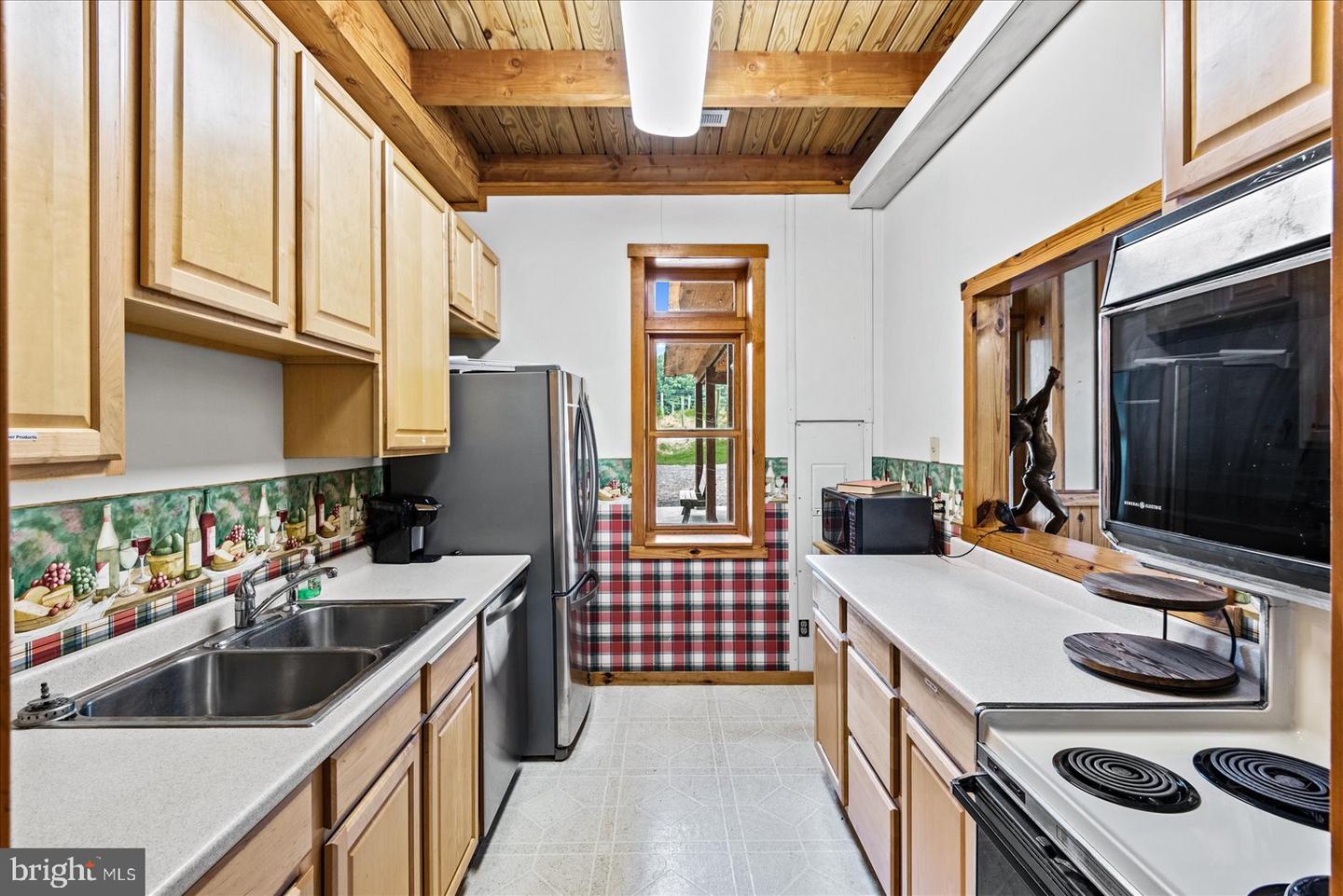 8215 OAK CREST DR, KING GEORGE, Virginia 22485, 1 Bedroom Bedrooms, ,1 BathroomBathrooms,Residential,For sale,8215 OAK CREST DR,VAKG2006772 MLS # VAKG2006772