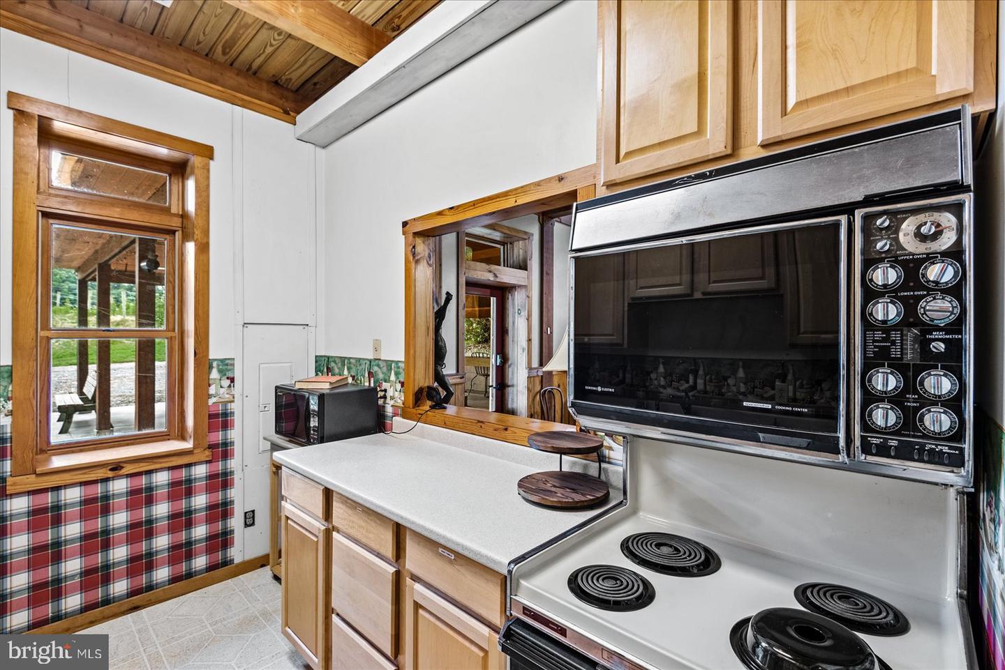 8215 OAK CREST DR, KING GEORGE, Virginia 22485, 1 Bedroom Bedrooms, ,1 BathroomBathrooms,Residential,For sale,8215 OAK CREST DR,VAKG2006772 MLS # VAKG2006772