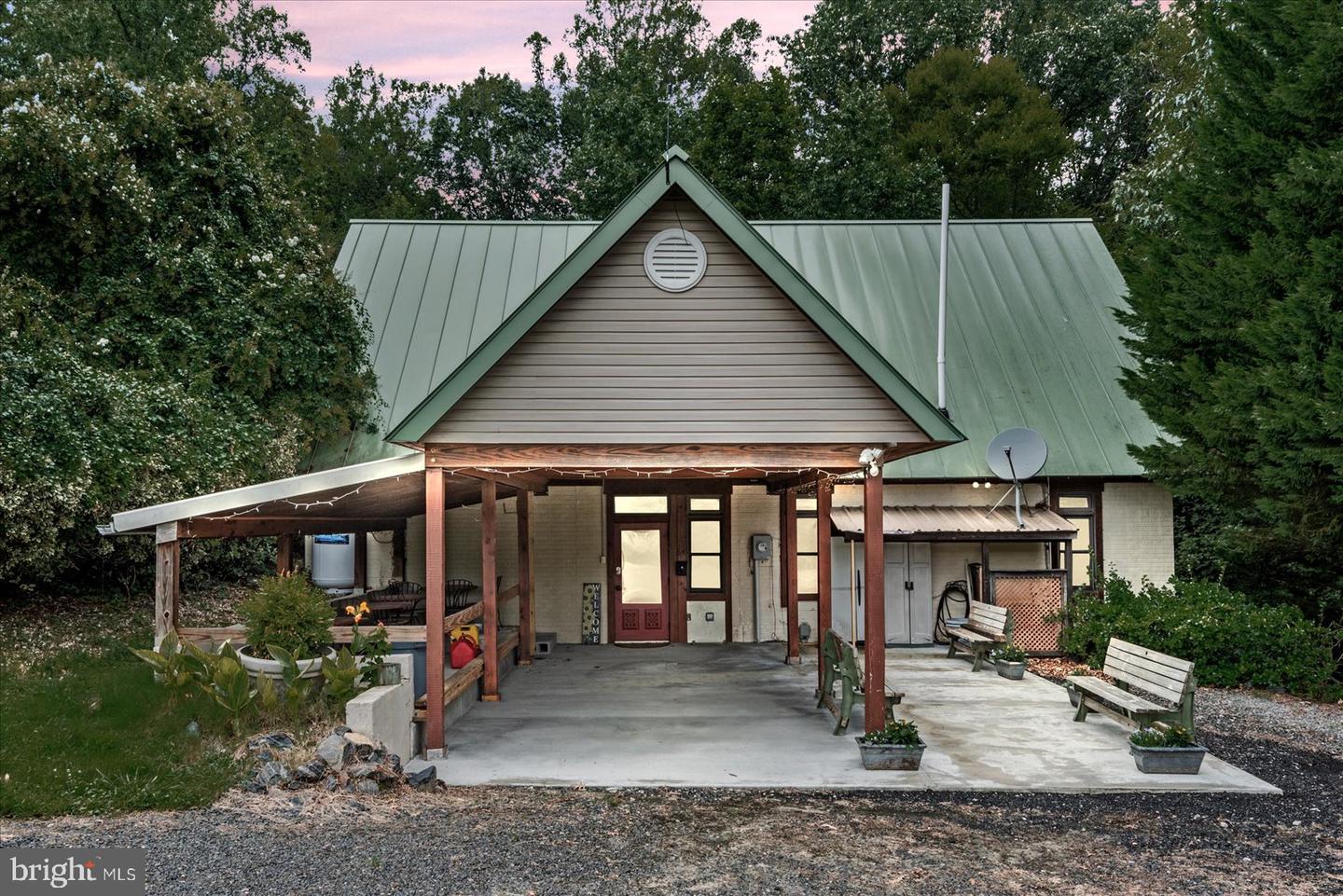 8215 OAK CREST DR, KING GEORGE, Virginia 22485, 1 Bedroom Bedrooms, ,1 BathroomBathrooms,Residential,For sale,8215 OAK CREST DR,VAKG2006772 MLS # VAKG2006772