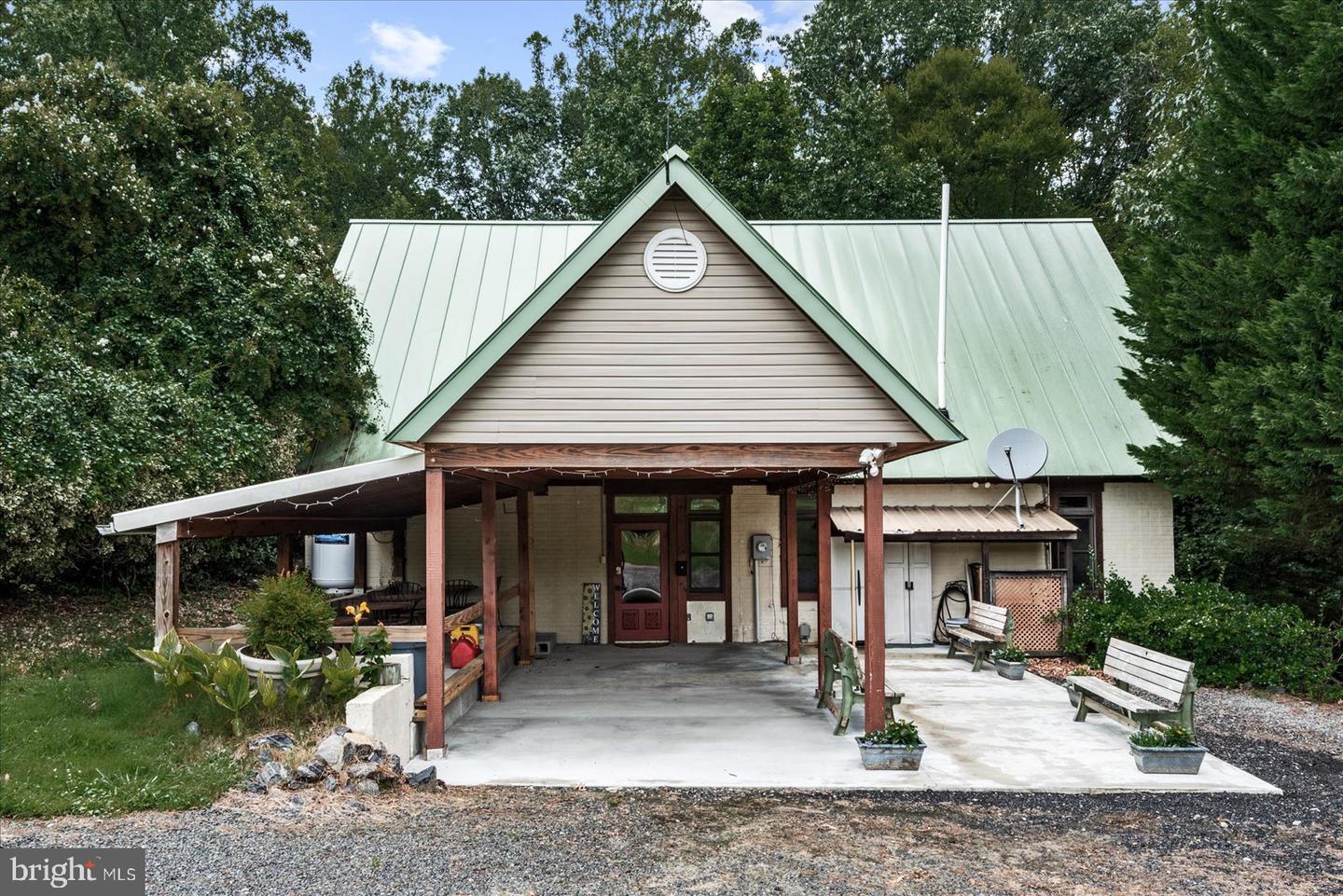 8215 OAK CREST DR, KING GEORGE, Virginia 22485, 1 Bedroom Bedrooms, ,1 BathroomBathrooms,Residential,For sale,8215 OAK CREST DR,VAKG2006772 MLS # VAKG2006772