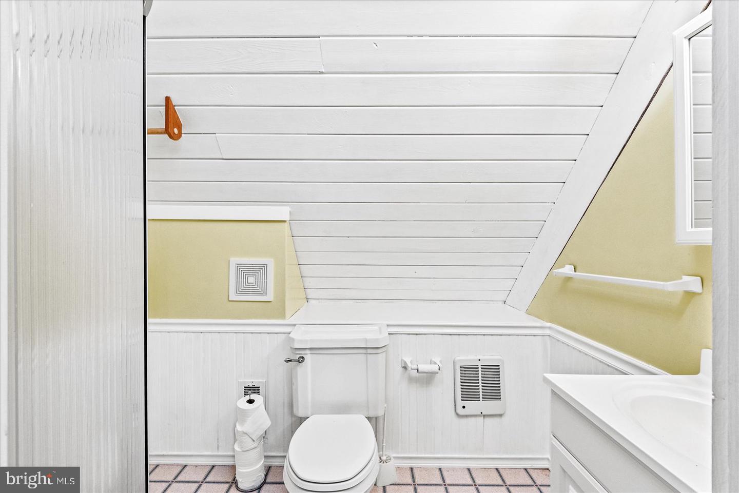 8215 OAK CREST DR, KING GEORGE, Virginia 22485, 1 Bedroom Bedrooms, ,1 BathroomBathrooms,Residential,For sale,8215 OAK CREST DR,VAKG2006772 MLS # VAKG2006772