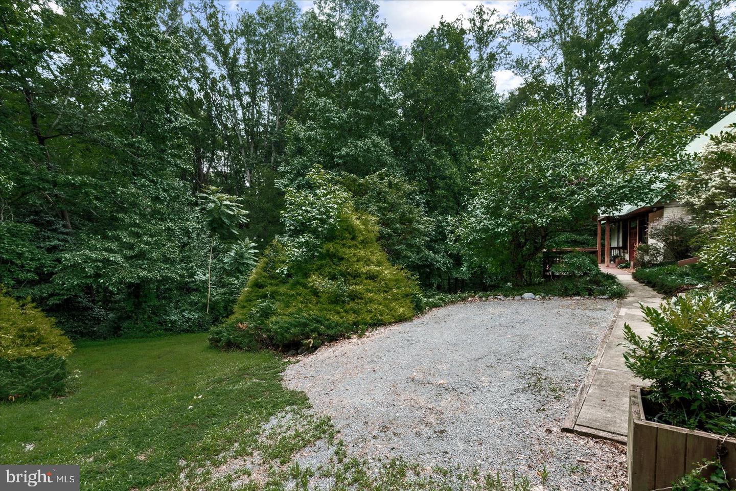 8215 OAK CREST DR, KING GEORGE, Virginia 22485, 1 Bedroom Bedrooms, ,1 BathroomBathrooms,Residential,For sale,8215 OAK CREST DR,VAKG2006772 MLS # VAKG2006772