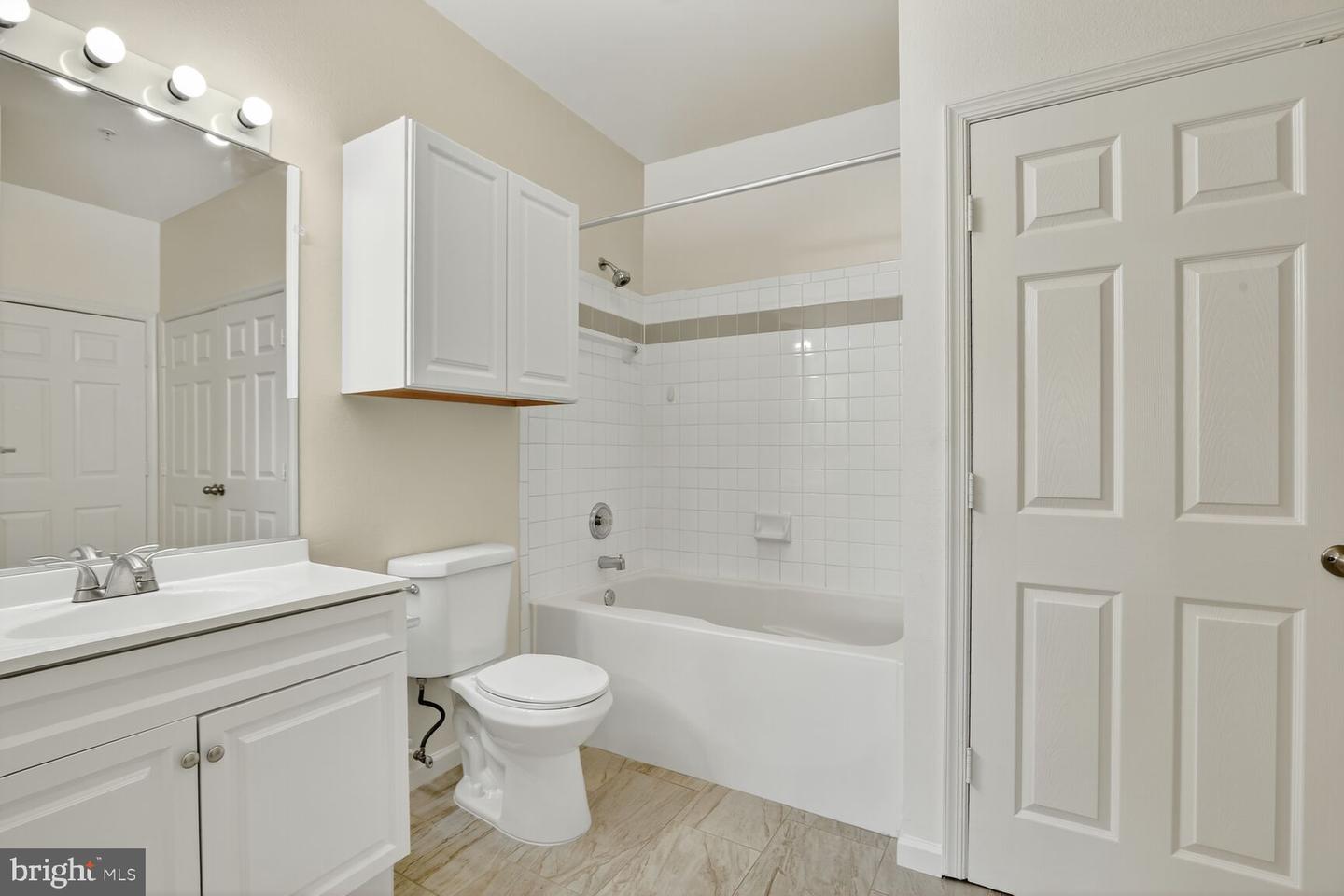 3021 NICOSH CIR #1108, FALLS CHURCH, Virginia 22042, 2 Bedrooms Bedrooms, ,2 BathroomsBathrooms,Residential,For sale,3021 NICOSH CIR #1108,VAFX2263948 MLS # VAFX2263948 3021 NICOSH CIR #1108, FALLS CHURCH, Virginia 22042, 2 Bedrooms Bedrooms, ,2 BathroomsBathrooms,Residential,For sale,3021 NICOSH CIR #1108,VAFX2263948 MLS # VAFX2263948