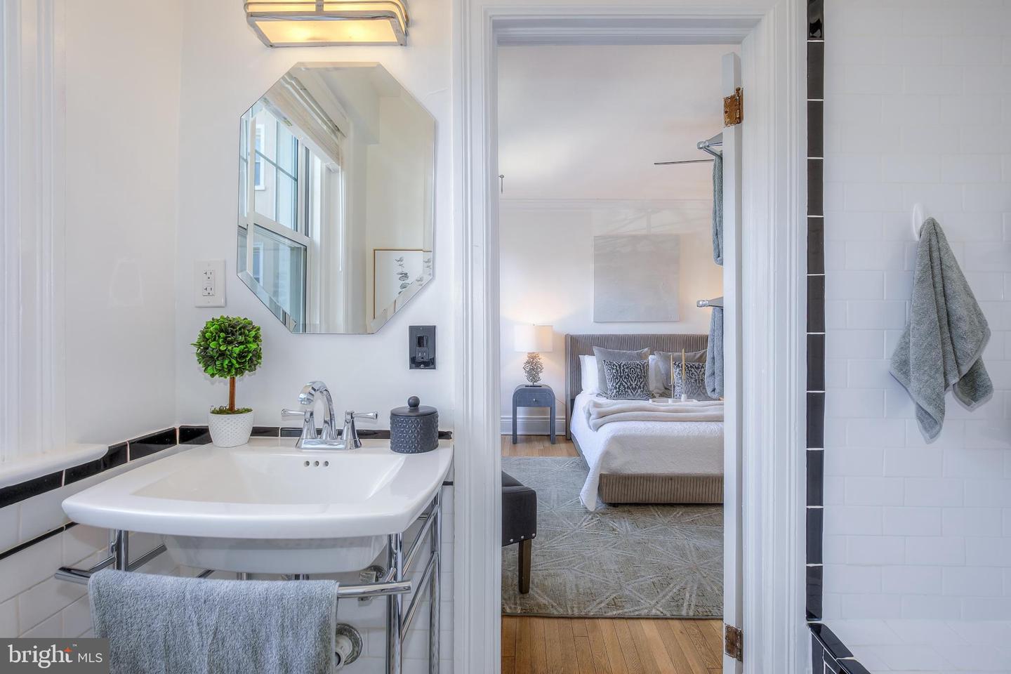 1954 COLUMBIA RD NW #201, WASHINGTON, District Of Columbia 20009, 3 Bedrooms Bedrooms, 5 Rooms Rooms,2 BathroomsBathrooms,Residential,For sale,1954 COLUMBIA RD NW #201,DCDC2224834 MLS # DCDC2224834 1954 COLUMBIA RD NW #201, WASHINGTON, District Of Columbia 20009, 3 Bedrooms Bedrooms, 5 Rooms Rooms,2 BathroomsBathrooms,Residential,For sale,1954 COLUMBIA RD NW #201,DCDC2224834 MLS # DCDC2224834