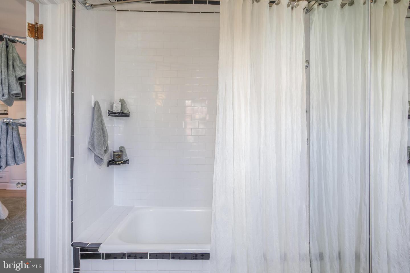 1954 COLUMBIA RD NW #201, WASHINGTON, District Of Columbia 20009, 3 Bedrooms Bedrooms, 5 Rooms Rooms,2 BathroomsBathrooms,Residential,For sale,1954 COLUMBIA RD NW #201,DCDC2224834 MLS # DCDC2224834 1954 COLUMBIA RD NW #201, WASHINGTON, District Of Columbia 20009, 3 Bedrooms Bedrooms, 5 Rooms Rooms,2 BathroomsBathrooms,Residential,For sale,1954 COLUMBIA RD NW #201,DCDC2224834 MLS # DCDC2224834