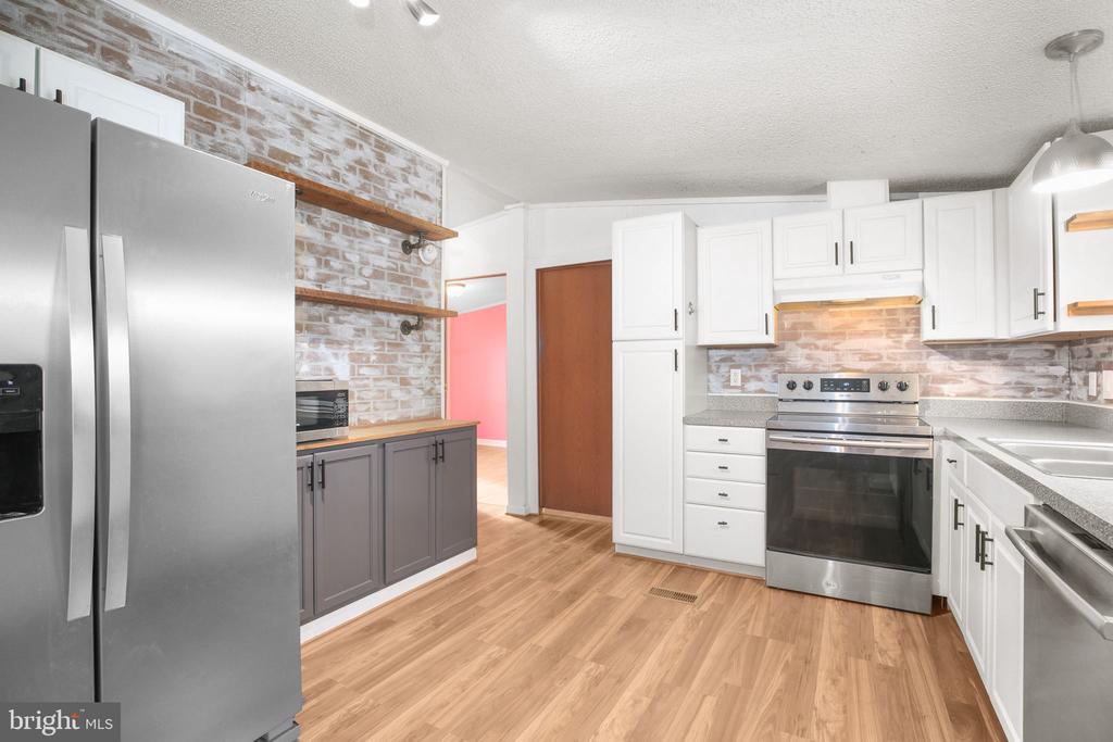 3109 DANBURY CIR, SPOTSYLVANIA, Virginia 22551, 3 Bedrooms Bedrooms, ,2 BathroomsBathrooms,Residential,3109 DANBURY CIR,VASP2038058 MLS # VASP2038058