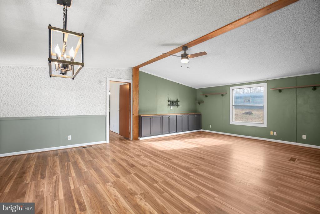 3109 DANBURY CIR, SPOTSYLVANIA, Virginia 22551, 3 Bedrooms Bedrooms, ,2 BathroomsBathrooms,Residential,3109 DANBURY CIR,VASP2038058 MLS # VASP2038058