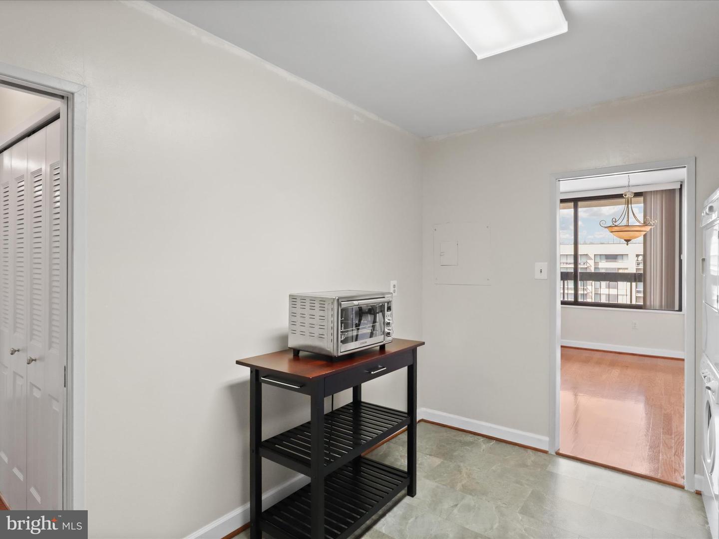 3705 S GEORGE MASON DR #2617S, FALLS CHURCH, Virginia 22041, 2 Bedrooms Bedrooms, 4 Rooms Rooms,2 BathroomsBathrooms,Residential,For sale,3705 S GEORGE MASON DR #2617S,VAFX2273044 MLS # VAFX2273044