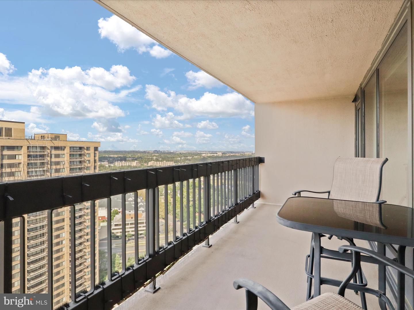 3705 S GEORGE MASON DR #2617S, FALLS CHURCH, Virginia 22041, 2 Bedrooms Bedrooms, 4 Rooms Rooms,2 BathroomsBathrooms,Residential,For sale,3705 S GEORGE MASON DR #2617S,VAFX2273044 MLS # VAFX2273044