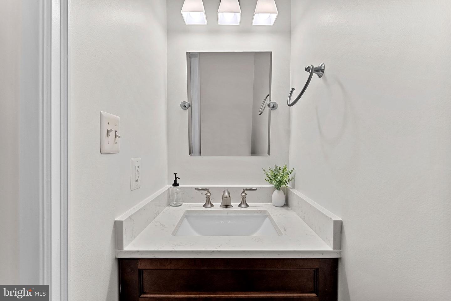 21922 GREENTREE TER, STERLING, Virginia 20164, 3 Bedrooms Bedrooms, ,2 BathroomsBathrooms,Residential,For sale,21922 GREENTREE TER,VALO2108774 MLS # VALO2108774 21922 GREENTREE TER, STERLING, Virginia 20164, 3 Bedrooms Bedrooms, ,2 BathroomsBathrooms,Residential,For sale,21922 GREENTREE TER,VALO2108774 MLS # VALO2108774