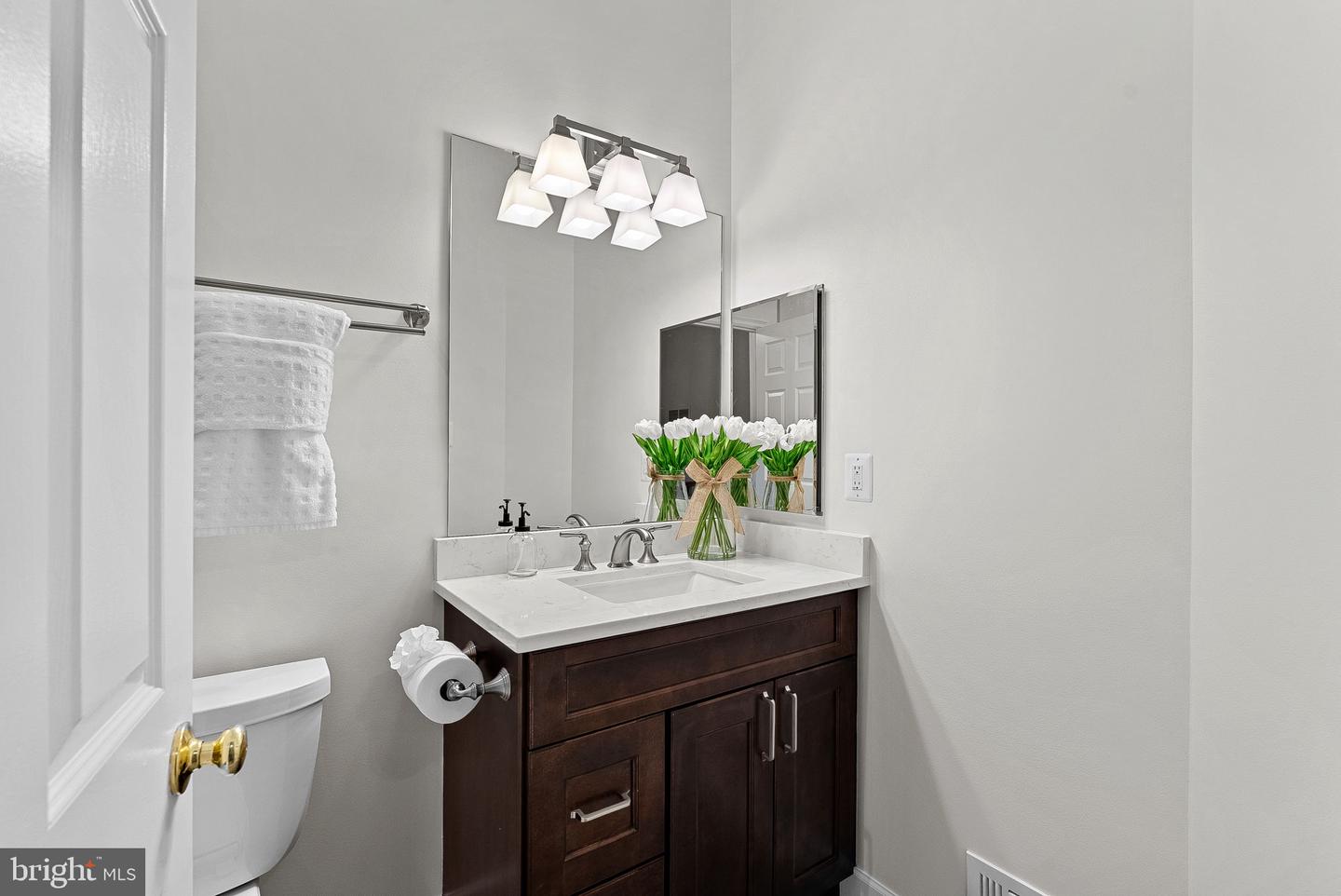 21922 GREENTREE TER, STERLING, Virginia 20164, 3 Bedrooms Bedrooms, ,2 BathroomsBathrooms,Residential,For sale,21922 GREENTREE TER,VALO2108774 MLS # VALO2108774 21922 GREENTREE TER, STERLING, Virginia 20164, 3 Bedrooms Bedrooms, ,2 BathroomsBathrooms,Residential,For sale,21922 GREENTREE TER,VALO2108774 MLS # VALO2108774