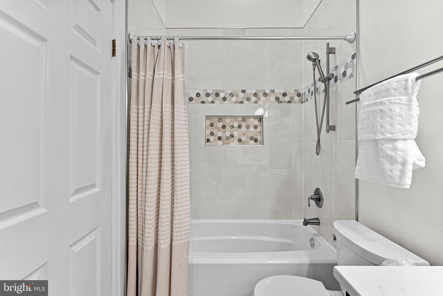 21922 GREENTREE TER, STERLING, Virginia 20164, 3 Bedrooms Bedrooms, ,2 BathroomsBathrooms,Residential,For sale,21922 GREENTREE TER,VALO2108774 MLS # VALO2108774 21922 GREENTREE TER, STERLING, Virginia 20164, 3 Bedrooms Bedrooms, ,2 BathroomsBathrooms,Residential,For sale,21922 GREENTREE TER,VALO2108774 MLS # VALO2108774