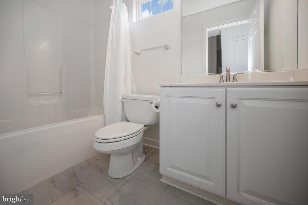 210 SAYLERS CREEK RD, LOCUST GROVE, Virginia 22508, 3 Bedrooms Bedrooms, ,2 BathroomsBathrooms,Residential,210 SAYLERS CREEK RD,VAOR2012980 MLS # VAOR2012980