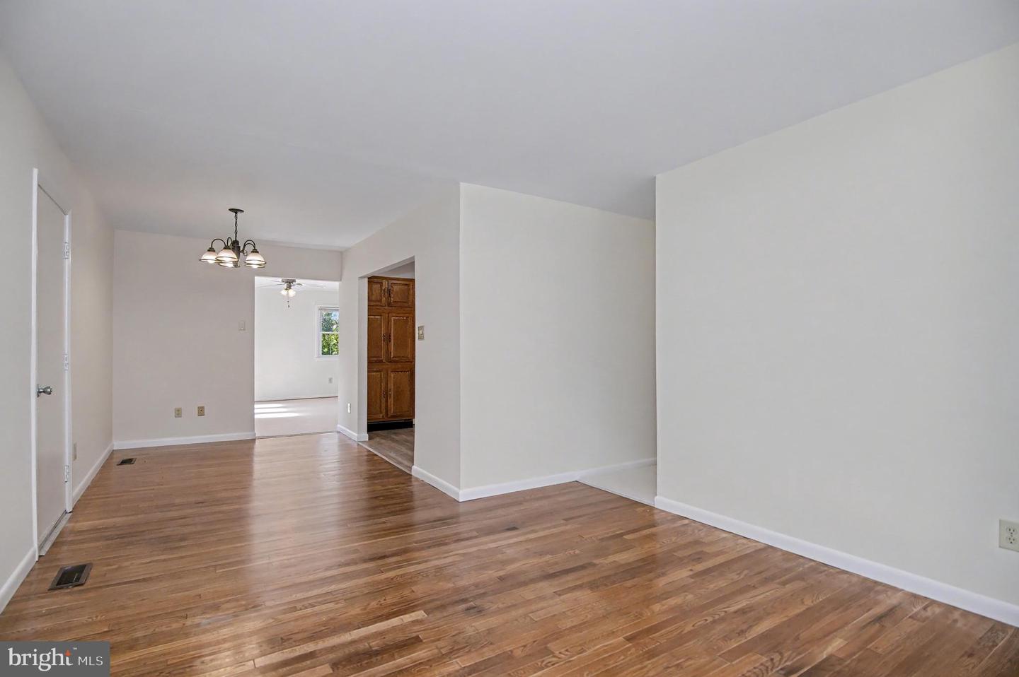 4026 WALTERS CT, FAIRFAX, Virginia 22030, 3 Bedrooms Bedrooms, ,2 BathroomsBathrooms,Residential,For sale,4026 WALTERS CT,VAFC2007232 MLS # VAFC2007232