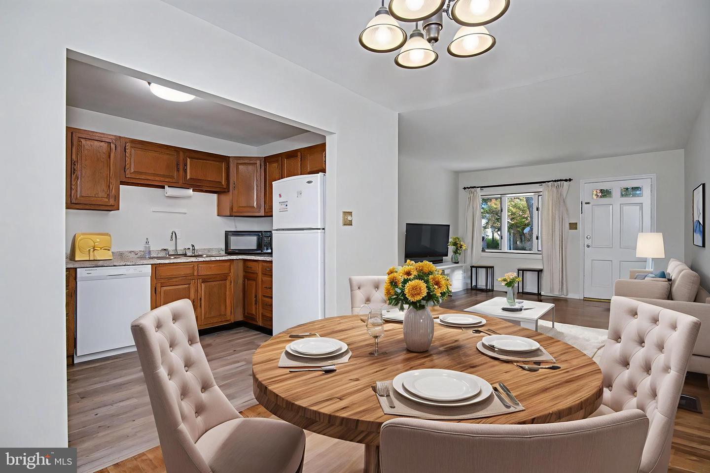 4026 WALTERS CT, FAIRFAX, Virginia 22030, 3 Bedrooms Bedrooms, ,2 BathroomsBathrooms,Residential,For sale,4026 WALTERS CT,VAFC2007232 MLS # VAFC2007232