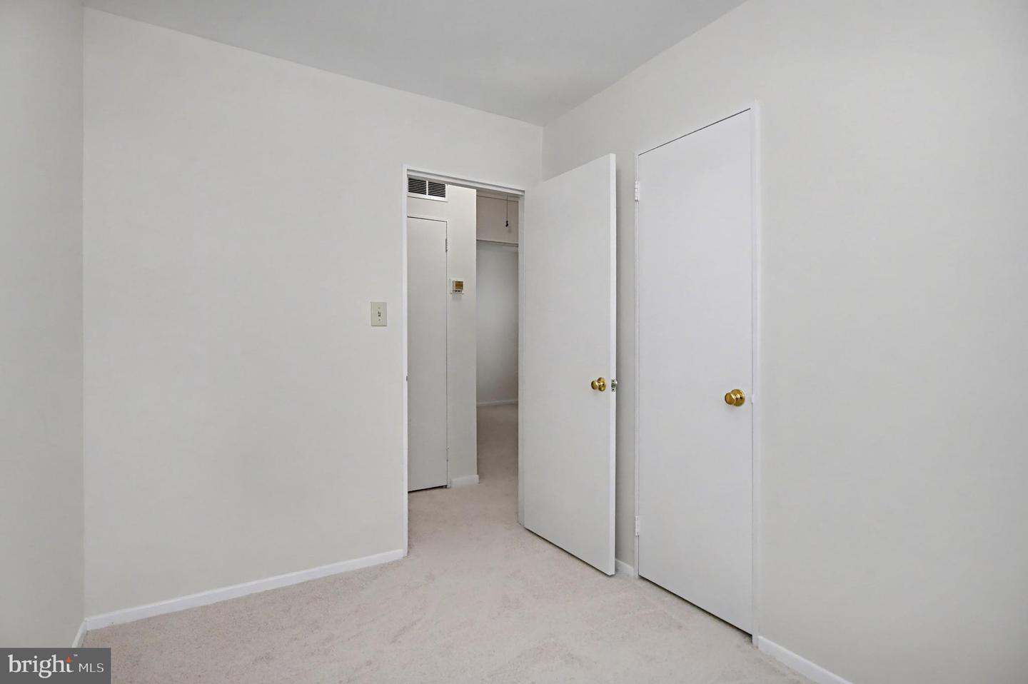 4026 WALTERS CT, FAIRFAX, Virginia 22030, 3 Bedrooms Bedrooms, ,2 BathroomsBathrooms,Residential,For sale,4026 WALTERS CT,VAFC2007232 MLS # VAFC2007232