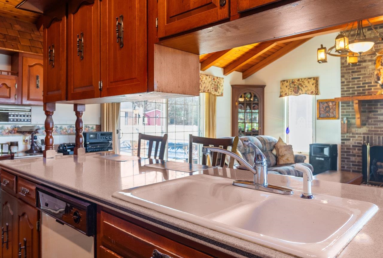 8217 SOUTH EAST SIDE HWY, ELKTON, Virginia 22827, 5 Bedrooms Bedrooms, ,4 BathroomsBathrooms,Residential,8217 SOUTH EAST SIDE HWY,671949 MLS # 671949