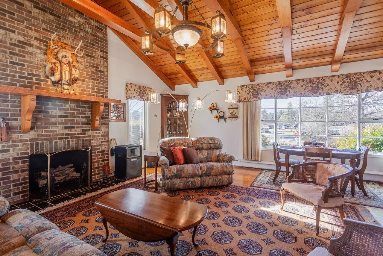 8217 SOUTH EAST SIDE HWY, ELKTON, Virginia 22827, 5 Bedrooms Bedrooms, ,4 BathroomsBathrooms,Residential,8217 SOUTH EAST SIDE HWY,671949 MLS # 671949