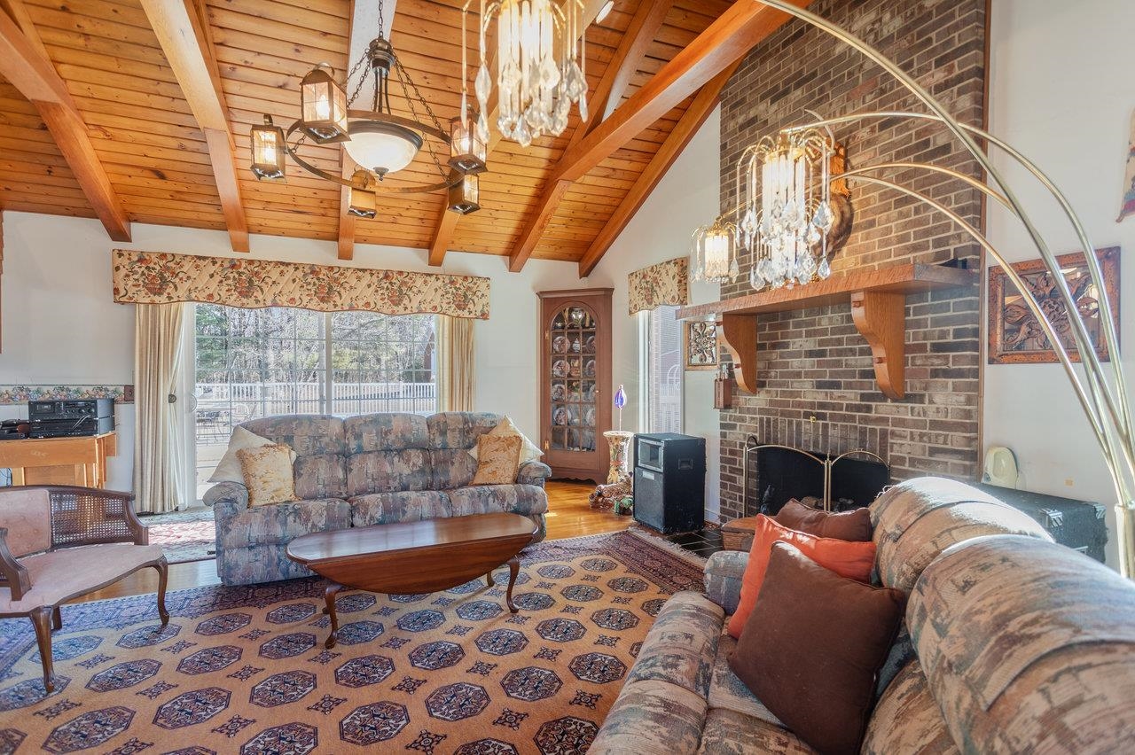 8217 SOUTH EAST SIDE HWY, ELKTON, Virginia 22827, 5 Bedrooms Bedrooms, ,4 BathroomsBathrooms,Residential,8217 SOUTH EAST SIDE HWY,671949 MLS # 671949