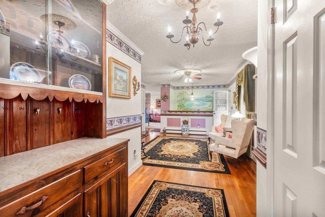 8217 SOUTH EAST SIDE HWY, ELKTON, Virginia 22827, 5 Bedrooms Bedrooms, ,4 BathroomsBathrooms,Residential,8217 SOUTH EAST SIDE HWY,671949 MLS # 671949