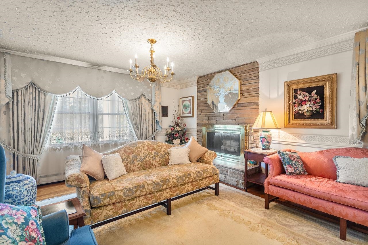 8217 SOUTH EAST SIDE HWY, ELKTON, Virginia 22827, 5 Bedrooms Bedrooms, ,4 BathroomsBathrooms,Residential,8217 SOUTH EAST SIDE HWY,671949 MLS # 671949