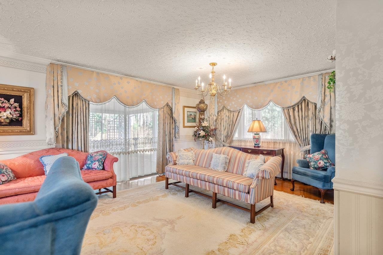 8217 SOUTH EAST SIDE HWY, ELKTON, Virginia 22827, 5 Bedrooms Bedrooms, ,4 BathroomsBathrooms,Residential,8217 SOUTH EAST SIDE HWY,671949 MLS # 671949