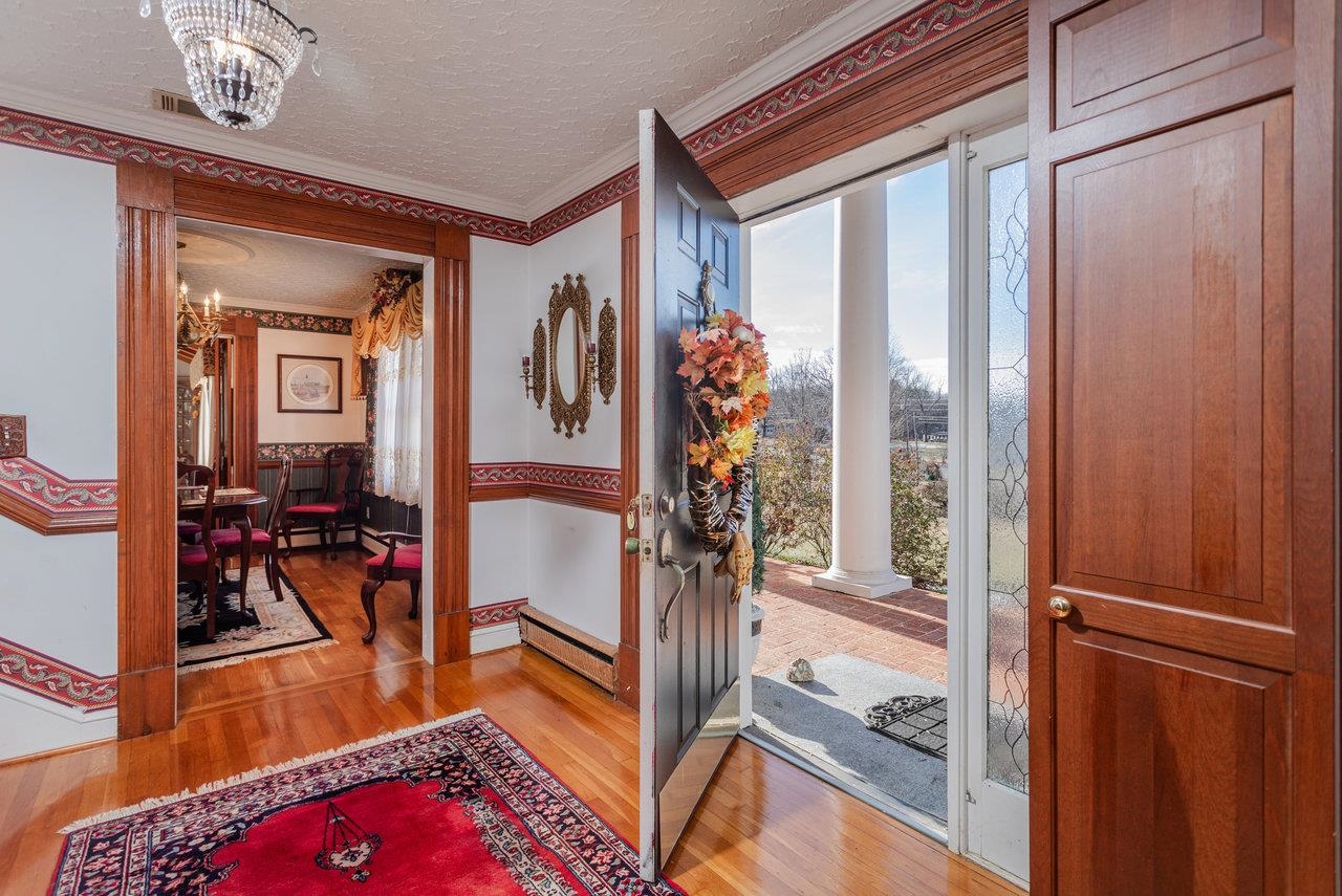 8217 SOUTH EAST SIDE HWY, ELKTON, Virginia 22827, 5 Bedrooms Bedrooms, ,4 BathroomsBathrooms,Residential,8217 SOUTH EAST SIDE HWY,671949 MLS # 671949