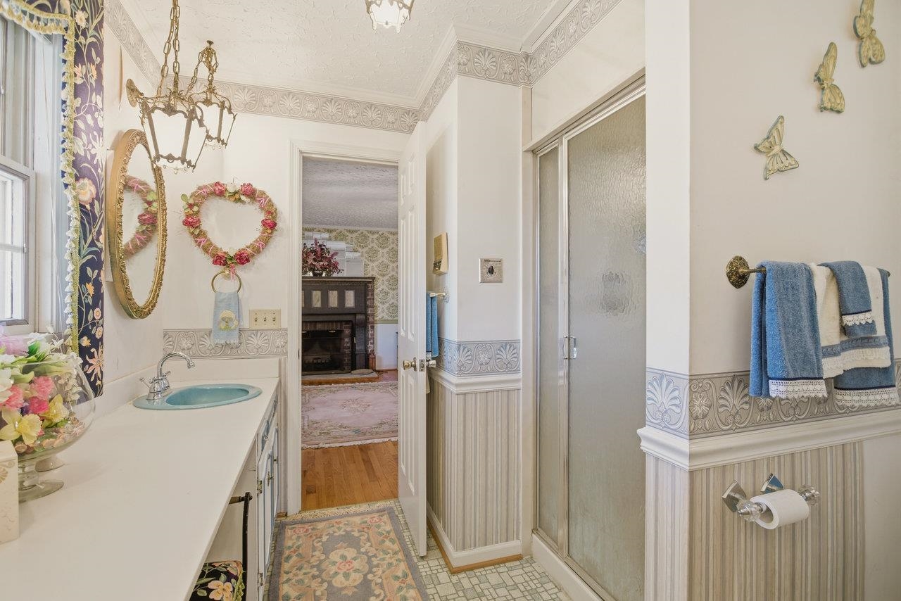 8217 SOUTH EAST SIDE HWY, ELKTON, Virginia 22827, 5 Bedrooms Bedrooms, ,4 BathroomsBathrooms,Residential,8217 SOUTH EAST SIDE HWY,671949 MLS # 671949