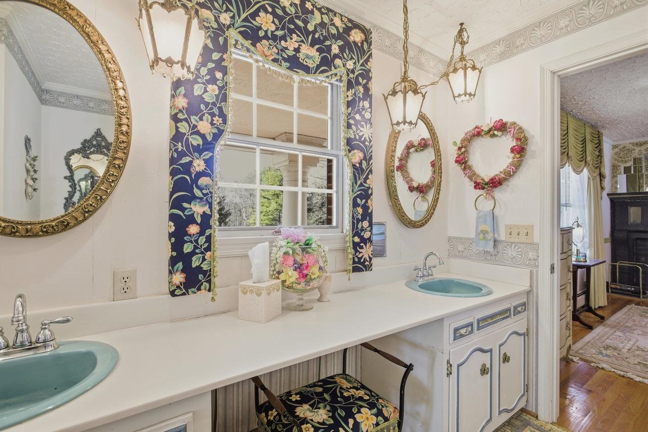 8217 SOUTH EAST SIDE HWY, ELKTON, Virginia 22827, 5 Bedrooms Bedrooms, ,4 BathroomsBathrooms,Residential,8217 SOUTH EAST SIDE HWY,671949 MLS # 671949