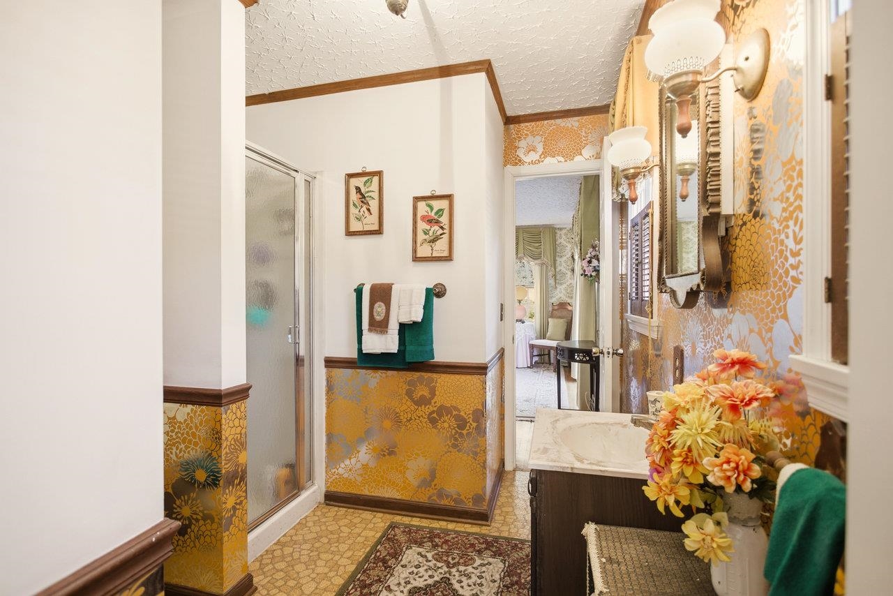 8217 SOUTH EAST SIDE HWY, ELKTON, Virginia 22827, 5 Bedrooms Bedrooms, ,4 BathroomsBathrooms,Residential,8217 SOUTH EAST SIDE HWY,671949 MLS # 671949