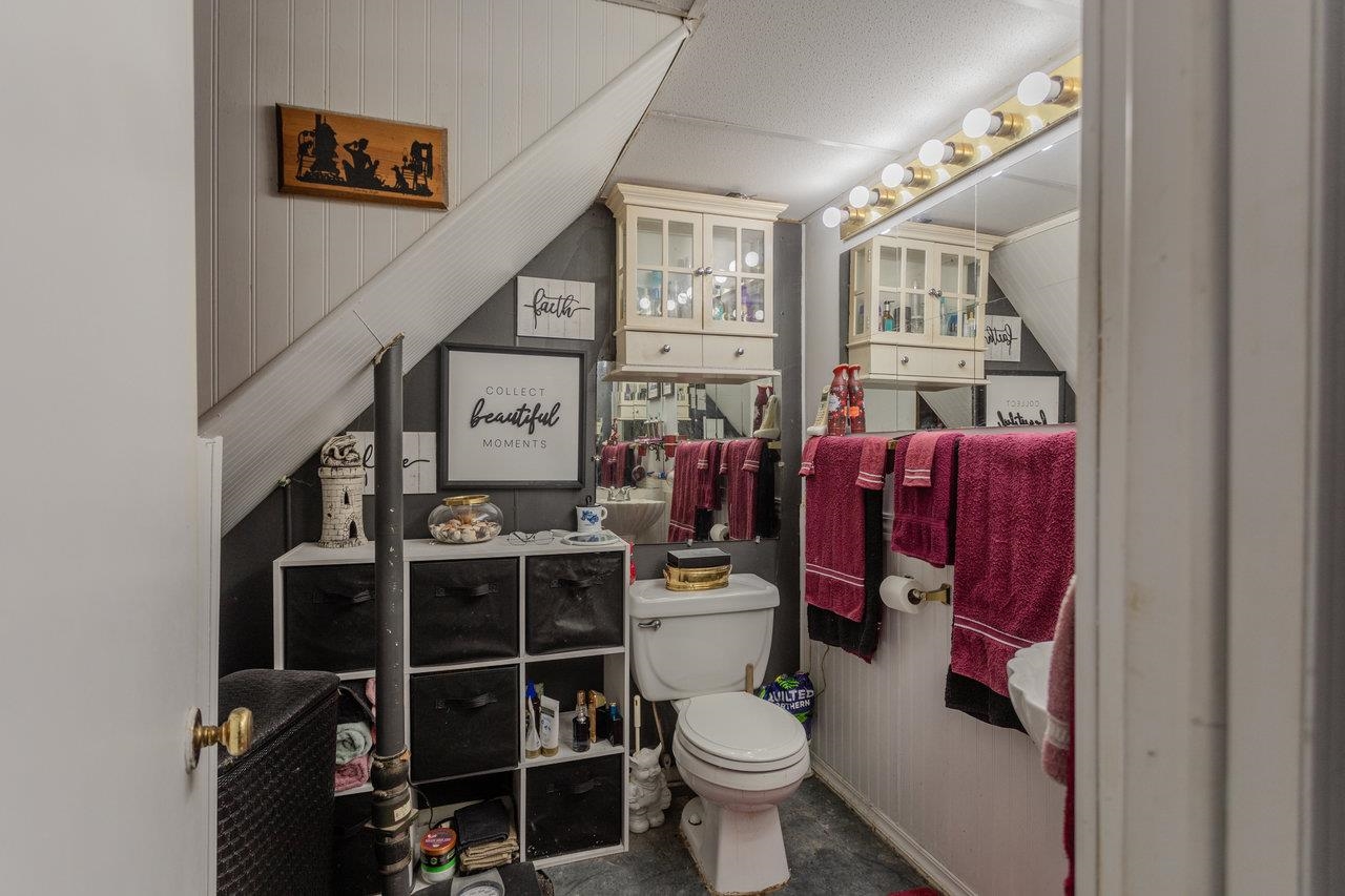 8217 SOUTH EAST SIDE HWY, ELKTON, Virginia 22827, 5 Bedrooms Bedrooms, ,4 BathroomsBathrooms,Residential,8217 SOUTH EAST SIDE HWY,671949 MLS # 671949