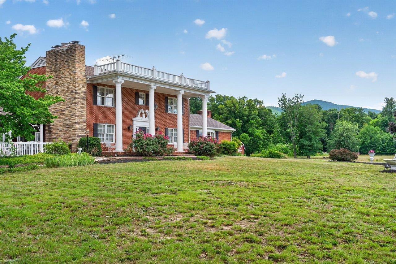 8217 SOUTH EAST SIDE HWY, ELKTON, Virginia 22827, 5 Bedrooms Bedrooms, ,4 BathroomsBathrooms,Residential,8217 SOUTH EAST SIDE HWY,671949 MLS # 671949 8217 SOUTH EAST SIDE HWY, ELKTON, Virginia 22827, 5 Bedrooms Bedrooms, ,4 BathroomsBathrooms,Residential,8217 SOUTH EAST SIDE HWY,671949 MLS # 671949