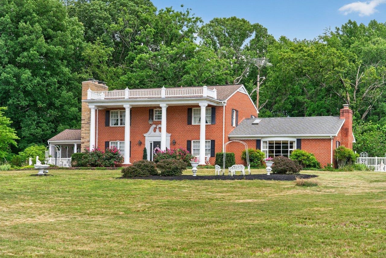 8217 SOUTH EAST SIDE HWY, ELKTON, Virginia 22827, 5 Bedrooms Bedrooms, ,4 BathroomsBathrooms,Residential,8217 SOUTH EAST SIDE HWY,671949 MLS # 671949 8217 SOUTH EAST SIDE HWY, ELKTON, Virginia 22827, 5 Bedrooms Bedrooms, ,4 BathroomsBathrooms,Residential,8217 SOUTH EAST SIDE HWY,671949 MLS # 671949