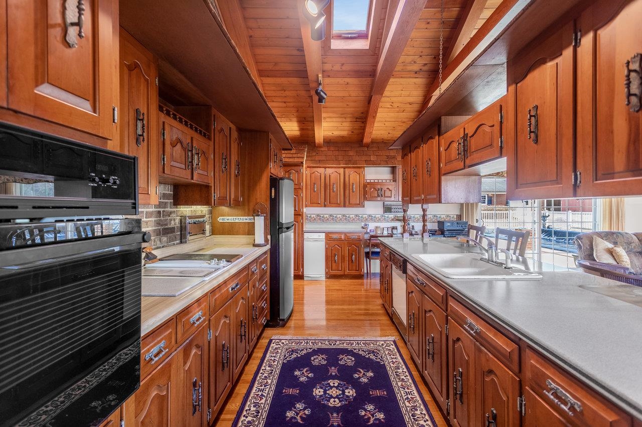 8217 SOUTH EAST SIDE HWY, ELKTON, Virginia 22827, 5 Bedrooms Bedrooms, ,4 BathroomsBathrooms,Residential,8217 SOUTH EAST SIDE HWY,671949 MLS # 671949