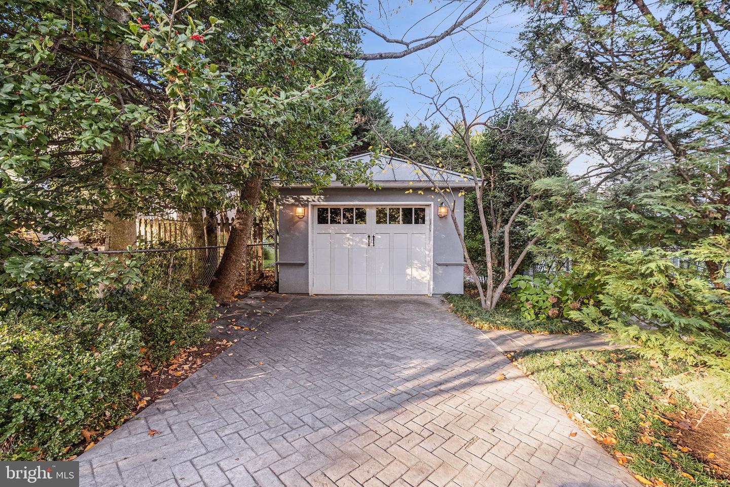 3200 44TH ST NW, WASHINGTON, District Of Columbia 20016, 5 Bedrooms Bedrooms, ,3 BathroomsBathrooms,Residential,For sale,3200 44TH ST NW,DCDC2230464 MLS # DCDC2230464